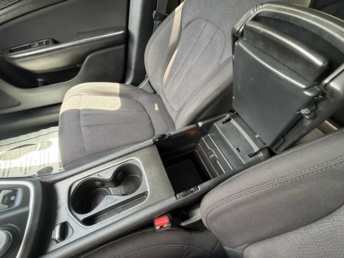 Used 2015 Chrysler 200 Limited FWD image 26