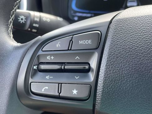 Certified 2024 Hyundai Venue SEL FWD image 16