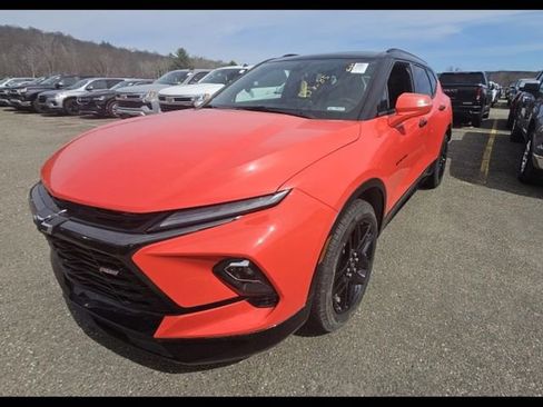 Certified 2025 Chevrolet Blazer RS w/ Driver Confidence II Package FWD image 3