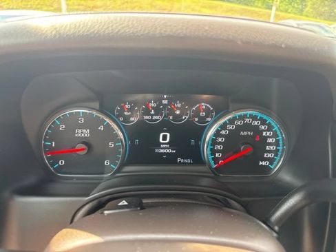 Used 2019 Chevrolet Suburban Premier AWD/4WD image 23