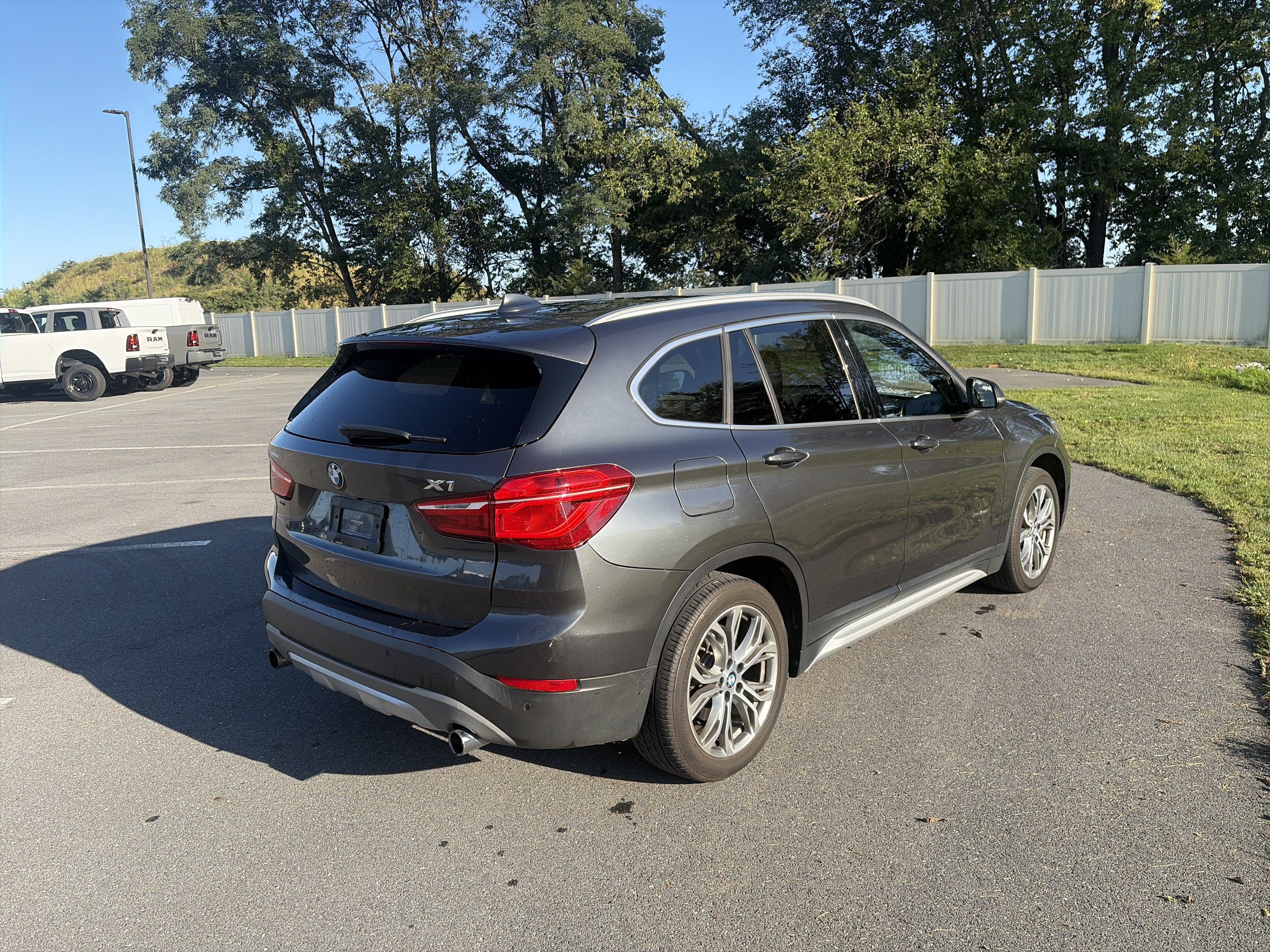 Used 2017 BMW X1 xDrive28i AWD/4WD image 5