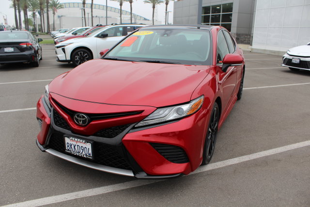 Used 2019 Toyota Camry XSE FWD image 4