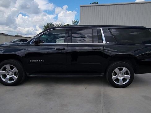 Used 2019 Chevrolet Suburban LT RWD image 5