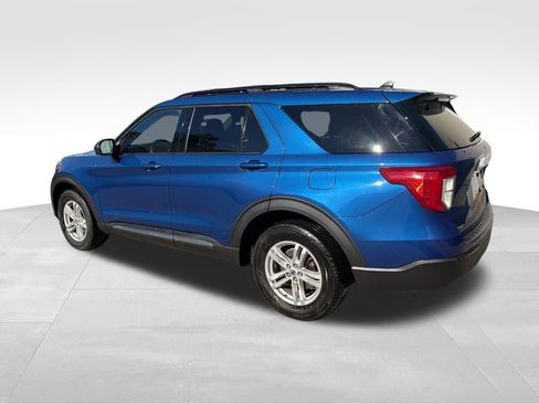Used 2022 Ford Explorer XLT image 4