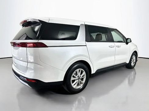 Used 2023 Kia Carnival LX FWD image 7