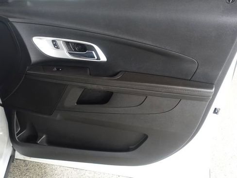 Used 2017 Chevrolet Equinox LT w/ Convenience Package FWD image 24