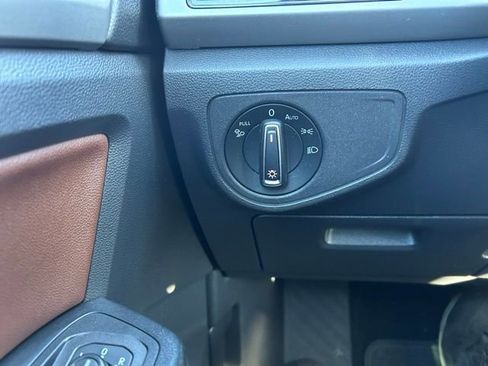 Used 2021 Volkswagen Atlas SEL Premium image 17