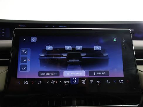 Used 2024 Lincoln Nautilus Reserve w/ Equipment Group 202A AWD/4WD image 55