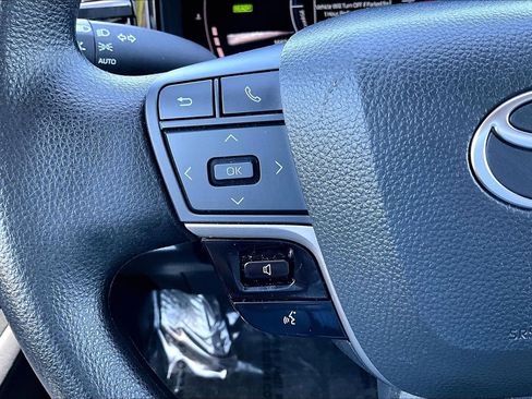 Used 2025 Toyota Camry LE image 17