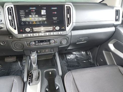 Certified 2025 Nissan Frontier SV w/ SV Convenience Package RWD image 16