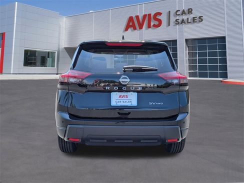 Used 2024 Nissan Rogue SV image 7