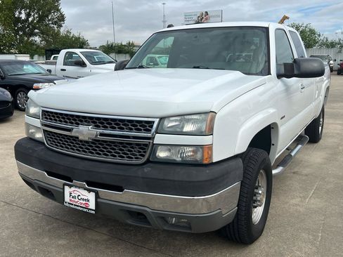 Used 2005 Chevrolet Silverado 2500 LS w/ Heavy-Duty Power Package RWD image 38