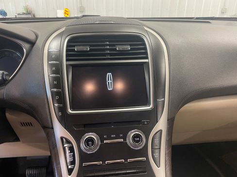 Used 2016 Lincoln MKX Select w/ Climate Package image 17