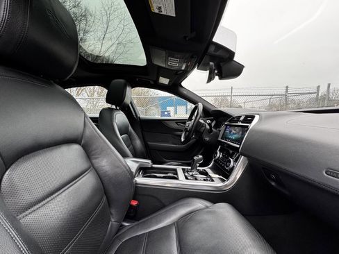 Used 2020 Jaguar XE S image 14