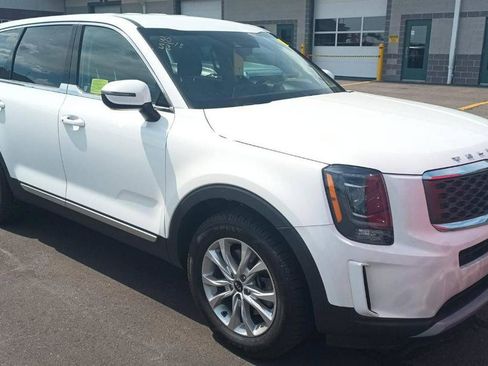Used 2020 Kia Telluride LX AWD/4WD image 3