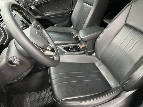 Used 2022 Volkswagen Tiguan SE FWD image 10