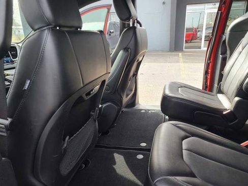 Used 2025 Chrysler Pacifica Select FWD image 22