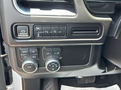 Certified 2024 GMC Yukon SLT image 25