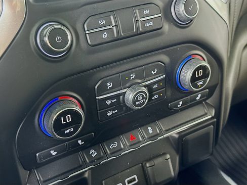 Used 2022 Chevrolet Silverado 1500 LT Trail Boss w/ LPO, Dark Essentials Package AWD/4WD image 27