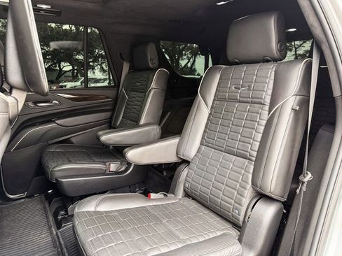 Used 2024 Cadillac Escalade Sport Platinum w/ LPO, ONYX Package image 21