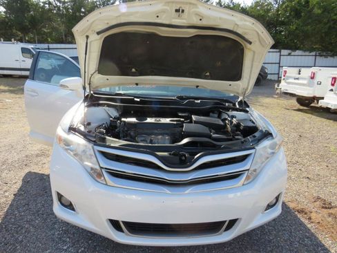 Used 2013 Toyota Venza LE FWD image 30