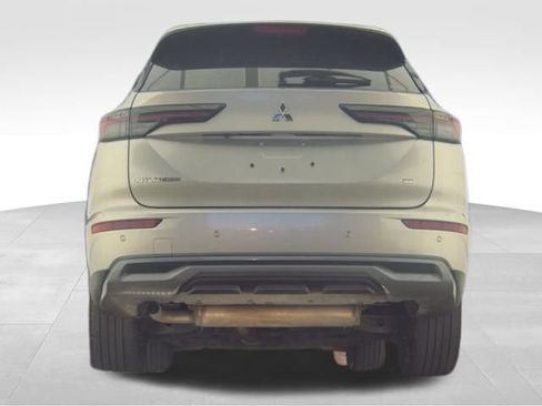 Used 2025 Mitsubishi Outlander AWD image 5