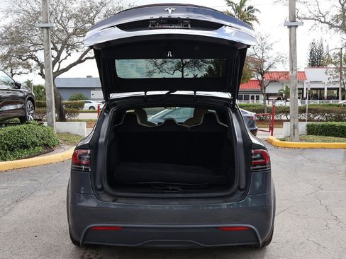 Used 2023 Tesla Model X image 18