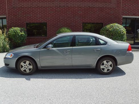 Used 2007 Chevrolet Impala LS FWD image 3