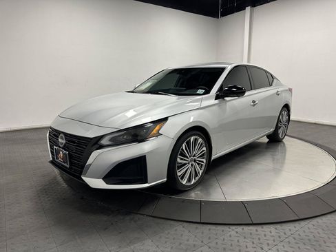 Used 2024 Nissan Altima 2.5 SL AWD/4WD image 1