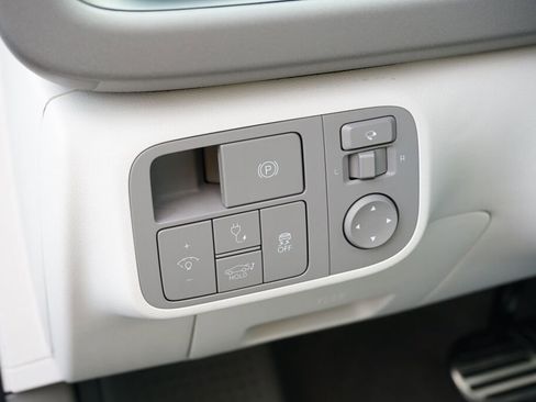 Certified 2025 Hyundai Ioniq 6 Limited image 22