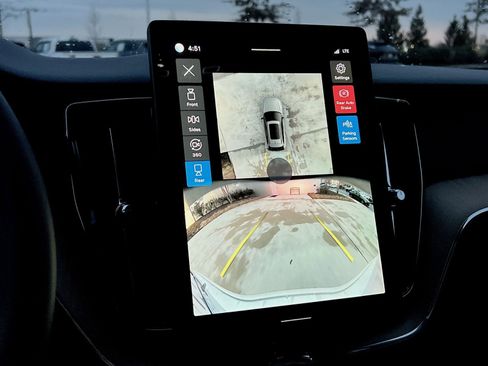 New 2026 Volvo XC60 B5 Plus w/ Protection Package Premier image 19