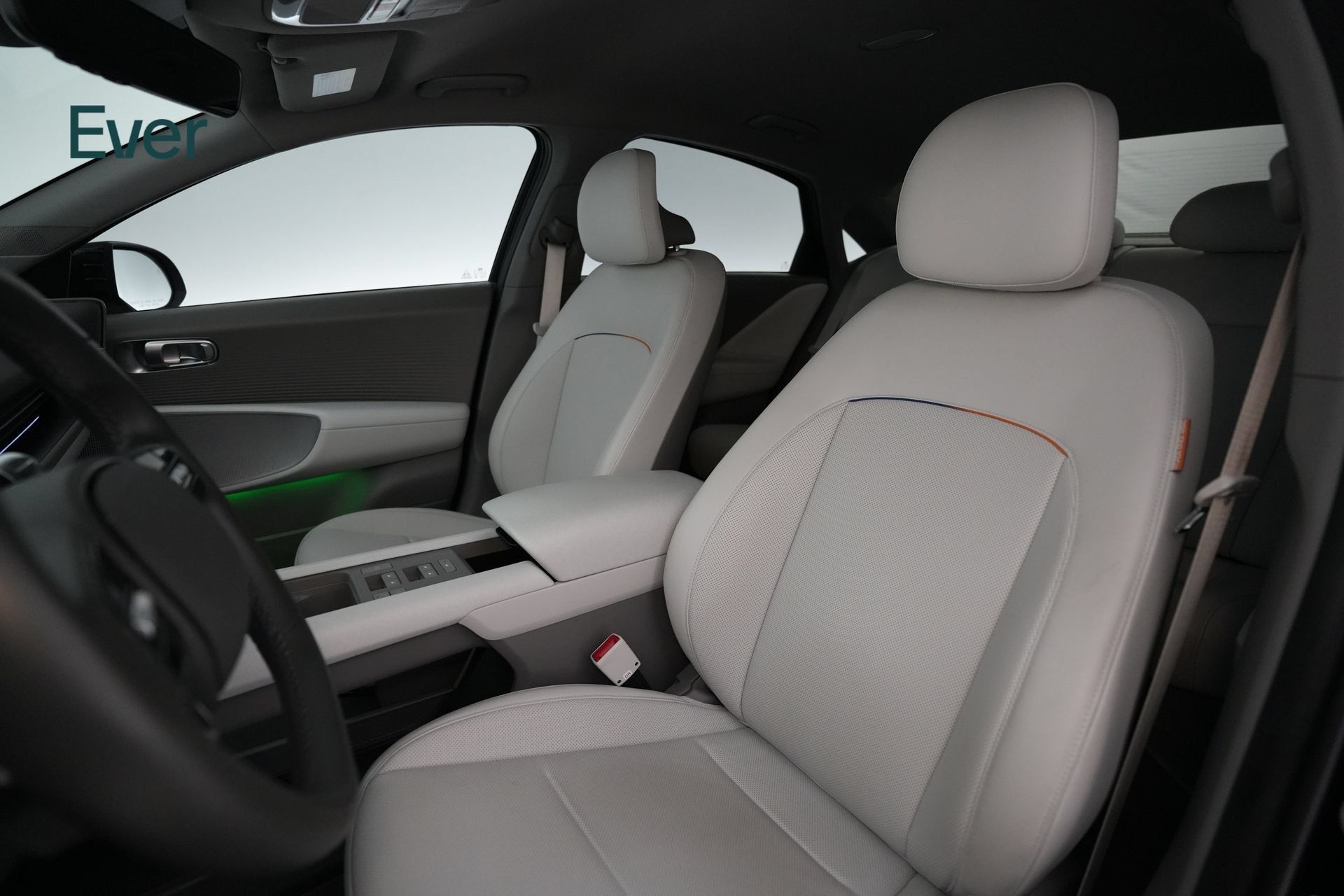 Used 2025 Hyundai Ioniq 6 SEL RWD image 4