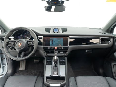Certified 2026 Porsche Macan image 30