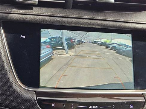 Used 2018 Cadillac XT5 Luxury w/ Driver Awareness Package FWD image 11