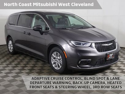 Used 2023 Chrysler Pacifica Touring-L