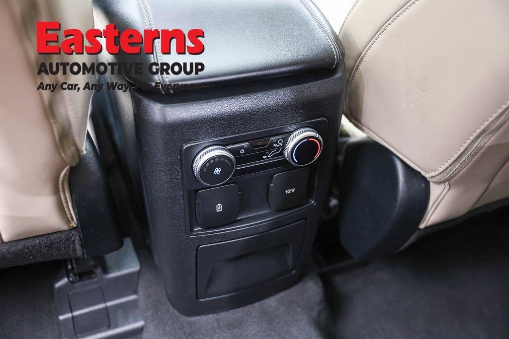 Used 2022 Ford Explorer XLT w/ Equipment Group 202A AWD/4WD image 24