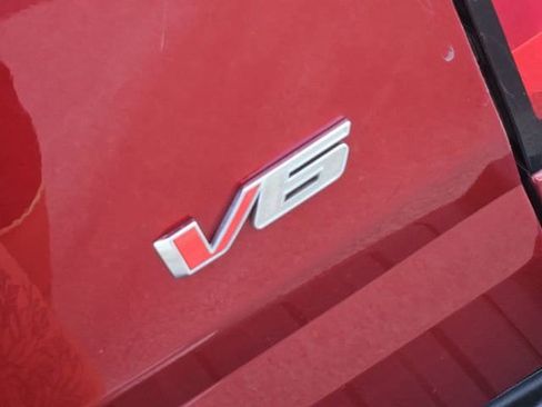 Used 2021 Chevrolet Colorado LT w/ LT Convenience Package RWD image 12