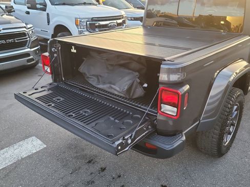 Used 2021 Jeep Gladiator Overland w/ Popular Equipment Package image 8