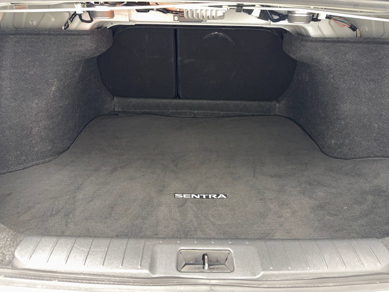 Used 2020 Nissan Sentra SR w/ Premium Package FWD image 45