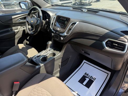 Used 2018 Chevrolet Equinox LT w/ Sun & Infotainment Package AWD/4WD image 17