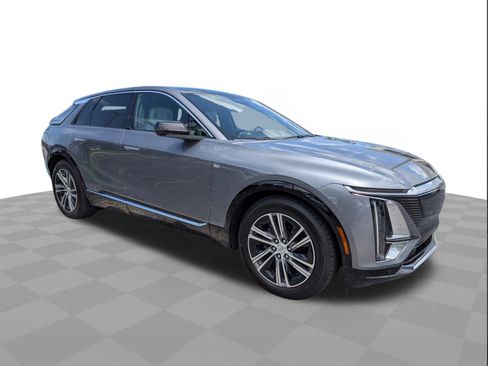 Used 2023 Cadillac Lyriq 2WD image 2