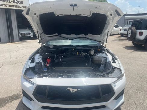 Used 2025 Ford Mustang Coupe RWD image 19