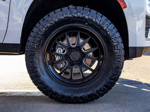 Used 2023 GMC Yukon SLE w/ Max Trailering Package image 12