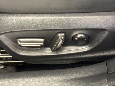 Used 2024 Toyota Prius XLE image 23