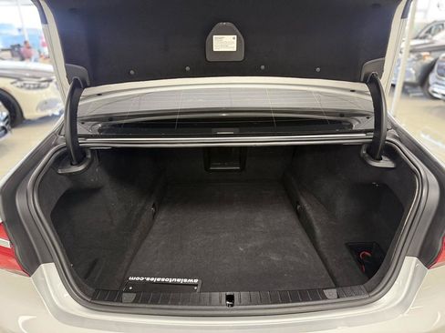 Used 2018 BMW 750i RWD image 37
