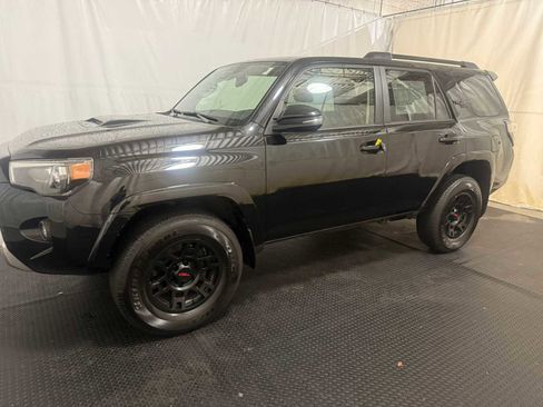 Certified 2023 Toyota 4Runner TRD Off-Road Premium image 2