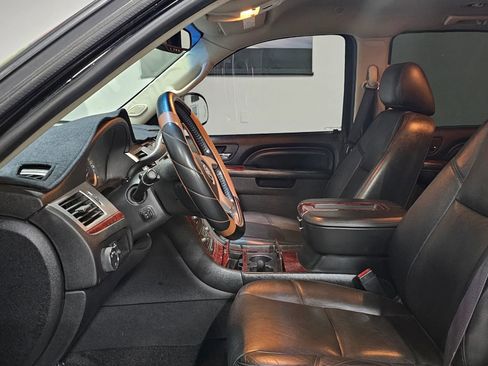 Used 2013 Cadillac Escalade 2WD image 15