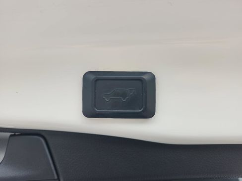 Used 2020 Toyota RAV4 XSE AWD/4WD image 13