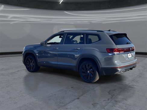 New 2026 Volkswagen Atlas SE image 4