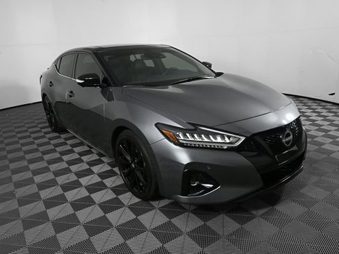 Used 2023 Nissan Maxima SR w/ Sport Mat Group image 23